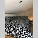 Petite Maisonnette Cosy Et Pleine De Charme Situee A Proximite Du Centre-ville ディジョン