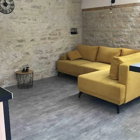 Petite Maisonnette Cosy Et Pleine De Charme Situee A Proximite Du Centre-ville 펜션 *