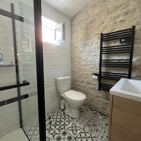 別荘 Petite Maisonnette Cosy Et Pleine De Charme Situee A Proximite Du Centre-ville