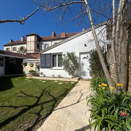 Petite Maisonnette Cosy Et Pleine De Charme Situee A Proximite Du Centre-ville