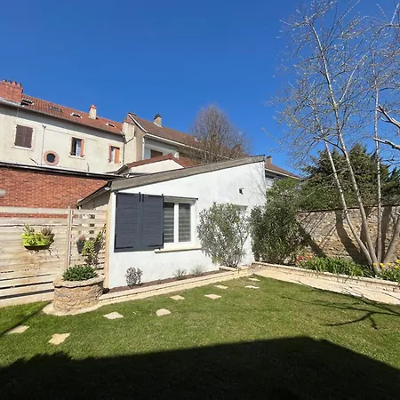 Petite Maisonnette Cosy Et Pleine De Charme Situee A Proximite Du Centre-ville 펜션 *