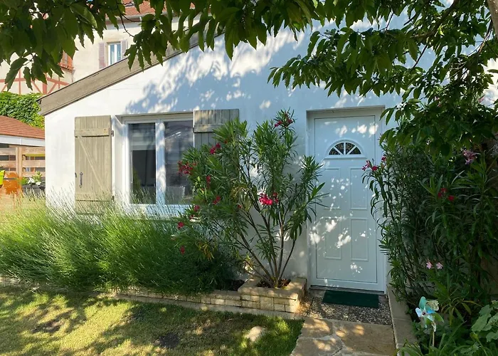 Petite Maisonnette Cosy Et Pleine De Charme Situee A Proximite Du Centre-ville 펜션