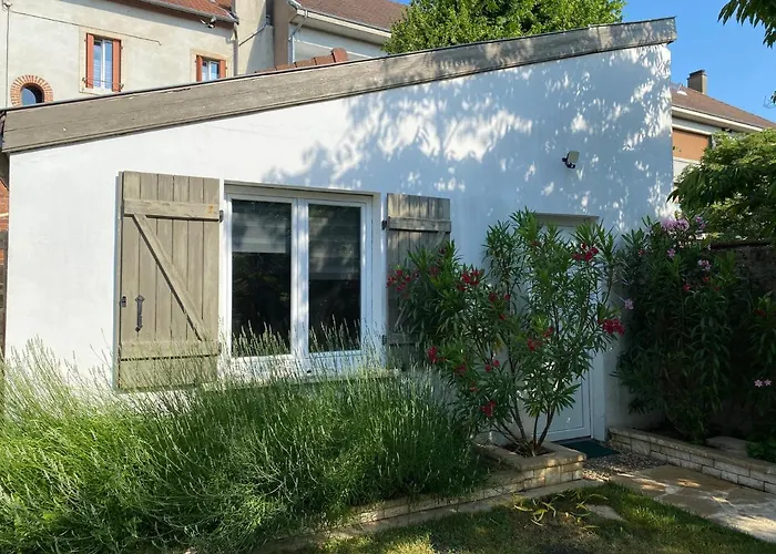 펜션 Petite Maisonnette Cosy Et Pleine De Charme Situee A Proximite Du Centre-ville *